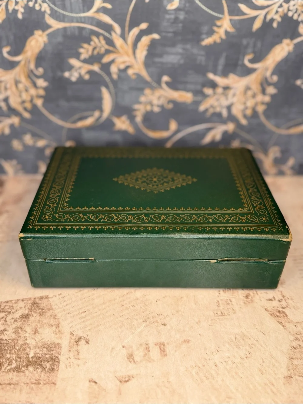 Vintage Green Faux Leather Jewelry Box Brass Lock Ring Tray Vanity Case